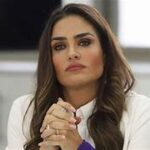 Youtubers Van Contra Alessandra Rojo